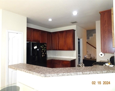 628 Gray Stone Lane - Photo Thumbnail 13