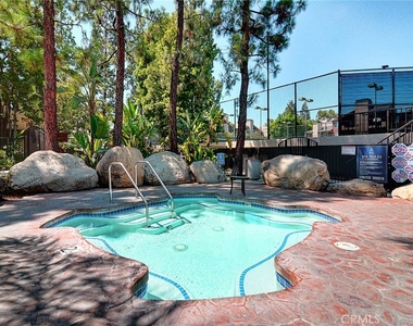 21550 Burbank Boulevard - Photo Thumbnail 16