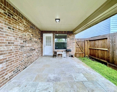 6902 Stoneyvale Drive - Photo Thumbnail 29