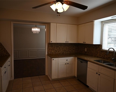 1522 Castlerock Drive - Photo Thumbnail 5