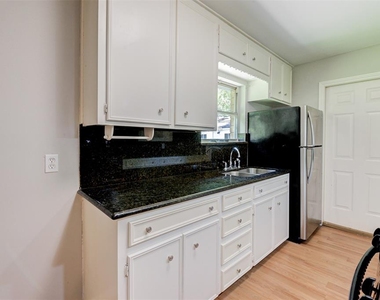 5907 Nelwyn Street - Photo Thumbnail 12