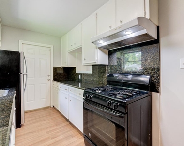 5907 Nelwyn Street - Photo Thumbnail 11