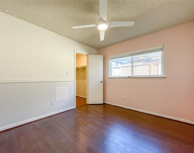 2222 Sentinal Oakes Street - Photo Thumbnail 14