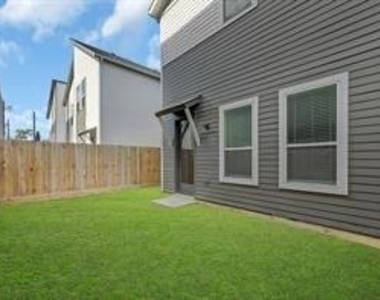 2189 Mansfield Street - Photo Thumbnail 23