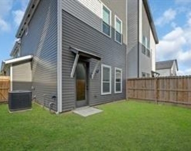 2189 Mansfield Street - Photo Thumbnail 21