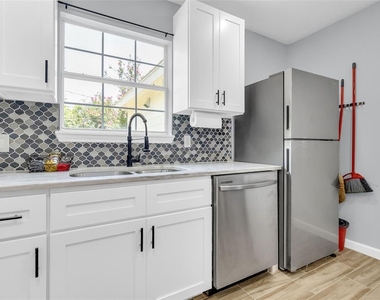 5815 Schevers Street - Photo Thumbnail 24