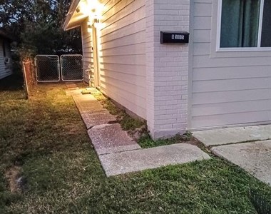 5815 Schevers Street - Photo Thumbnail 35