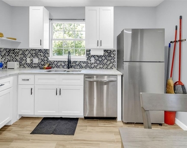 5815 Schevers Street - Photo Thumbnail 22