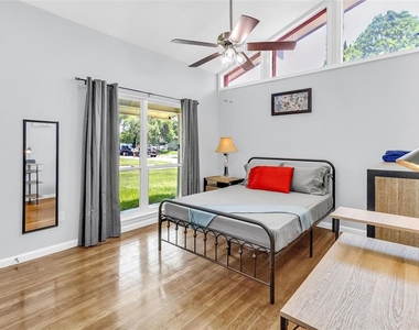 5815 Schevers Street - Photo Thumbnail 1