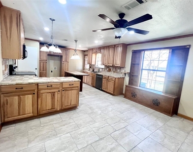 9215 Puritan Way - Photo Thumbnail 21