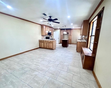 9215 Puritan Way - Photo Thumbnail 23