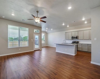 1027 Tomball Downs Drive - Photo Thumbnail 11