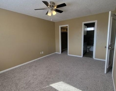 7114 Deer Creek Court - Photo Thumbnail 8