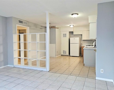 1109 Broadway Street - Photo Thumbnail 1