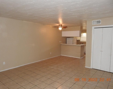 6305 Westward Street - Photo Thumbnail 4