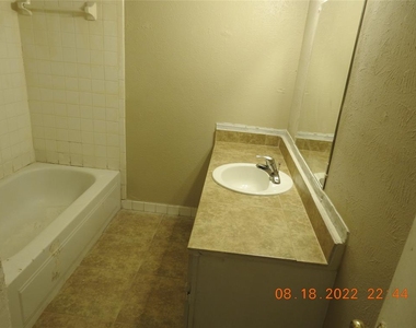 6305 Westward Street - Photo Thumbnail 12