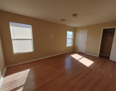 9892 Tulip Street - Photo Thumbnail 14