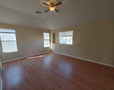 9892 Tulip Street - Photo Thumbnail 12