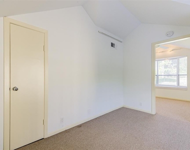 1516 Bonnie Brae Street - Photo Thumbnail 8