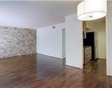 415 Hawthorne - Photo Thumbnail 3