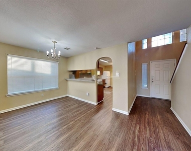 3906 E Lindbergh Court - Photo Thumbnail 3