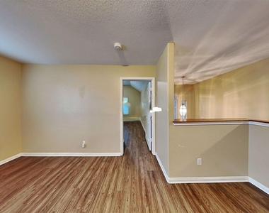 3906 E Lindbergh Court - Photo Thumbnail 7