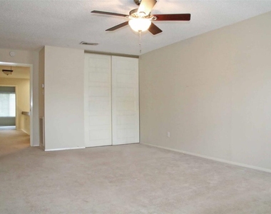 11526 Village Place Drive - Photo Thumbnail 13