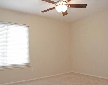 11526 Village Place Drive - Photo Thumbnail 12