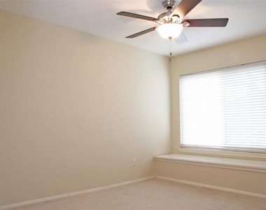 11526 Village Place Drive - Photo Thumbnail 10