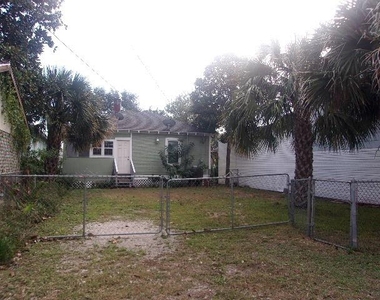 3922 Avenue S - Photo Thumbnail 14