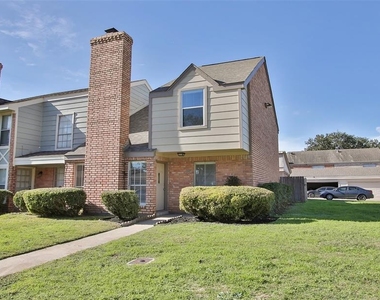 1547 Airline Drive - Photo Thumbnail 2