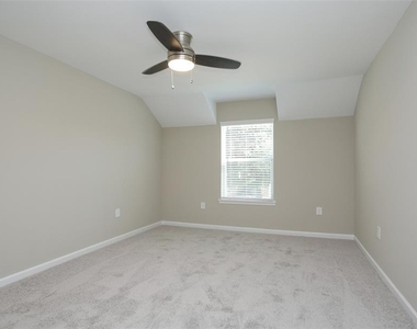 1547 Airline Drive - Photo Thumbnail 23