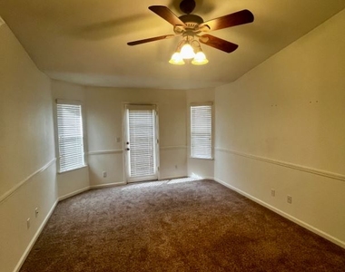 10595 North Meridian Avenue - Photo Thumbnail 6