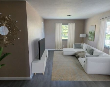 917 W. Market St C - Photo Thumbnail 5