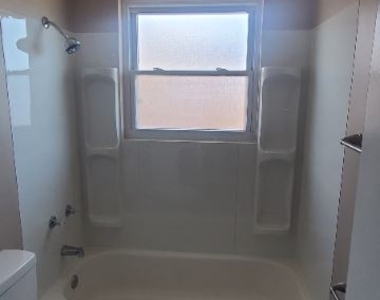 917 W. Market St C - Photo Thumbnail 6