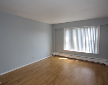 7333 N. Ridge, Unit A205 - Photo Thumbnail 3