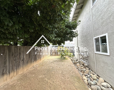 1025 35th Ave - Photo Thumbnail 17