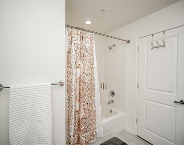 1207 Grand West Boulevard - Photo Thumbnail 20