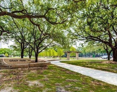 1900 Yorktown Street - Photo Thumbnail 16