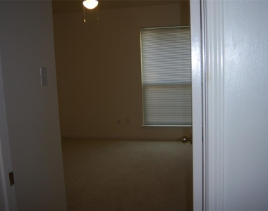 1526 Bradney Drive - Photo Thumbnail 11