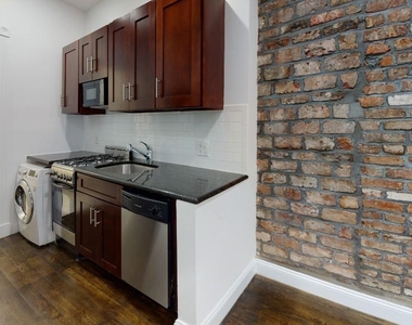 307 Mott Street - Photo Thumbnail 5