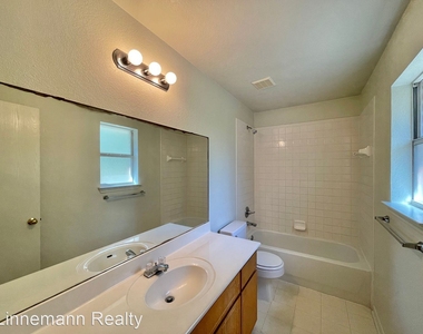 2205 Indian Trail - Photo Thumbnail 13