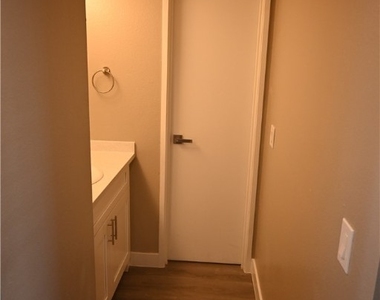 301 Orland Street - Photo Thumbnail 7