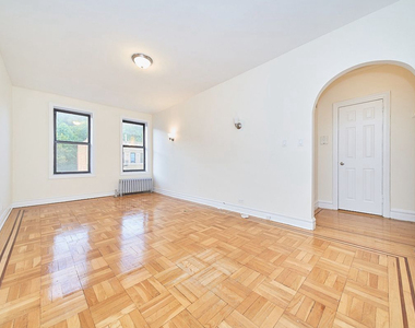 121 Seaman Avenue - Photo Thumbnail 5