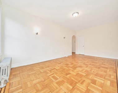 121 Seaman Avenue - Photo Thumbnail 6
