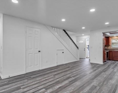 2871 S Pines Drive - Photo Thumbnail 5