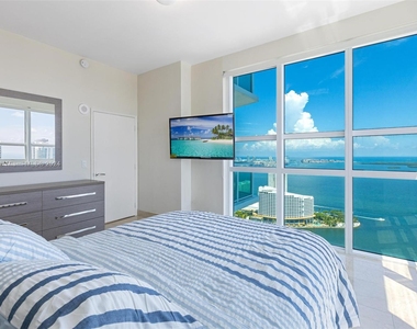 950 Brickell Bay Dr - Photo Thumbnail 10