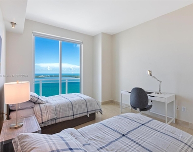 950 Brickell Bay Dr - Photo Thumbnail 6