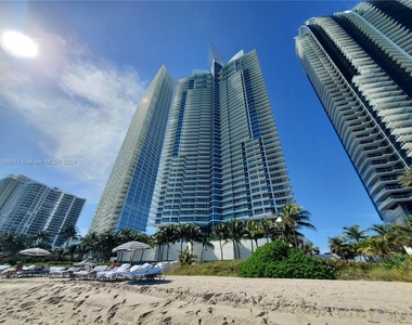 17001 Collins Ave - Photo Thumbnail 33