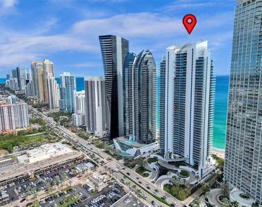 17001 Collins Ave - Photo Thumbnail 1